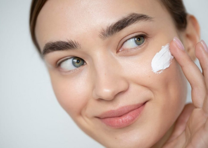 3 Rekomendasi Moisturizer untuk Kulit Berminyak Murah yang Bikin Mulus dan Glowing, Make Up jadi Tahan Lama