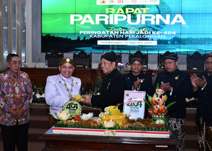 Paripurna Hari Jadi ke-404, PLT Bupati Pekalongan Sukirman Serukan Semangat “Kajen Bangkit”