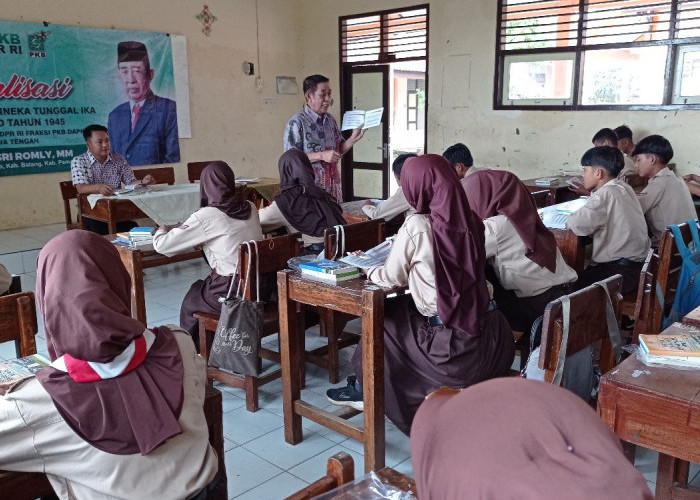 Murid SMPN 1 Buaran Diberikan Sosialisasi 4 Pilar