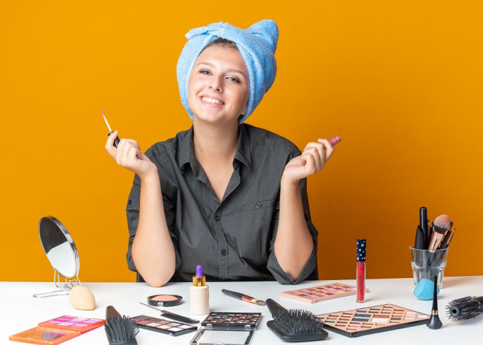 10 Urutan Make Up yang Benar Agar Tahan Lama, Bikin Wajah Mulus Glowing Tidak Berminyak 