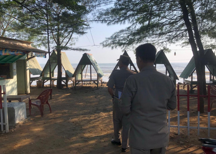 Nekat Dirikan Gazebo Asmara di Pantai Sigandu-Ujung Negoro, Pemilik Usaha Bisa Didenda Hingga Rp50 Juta