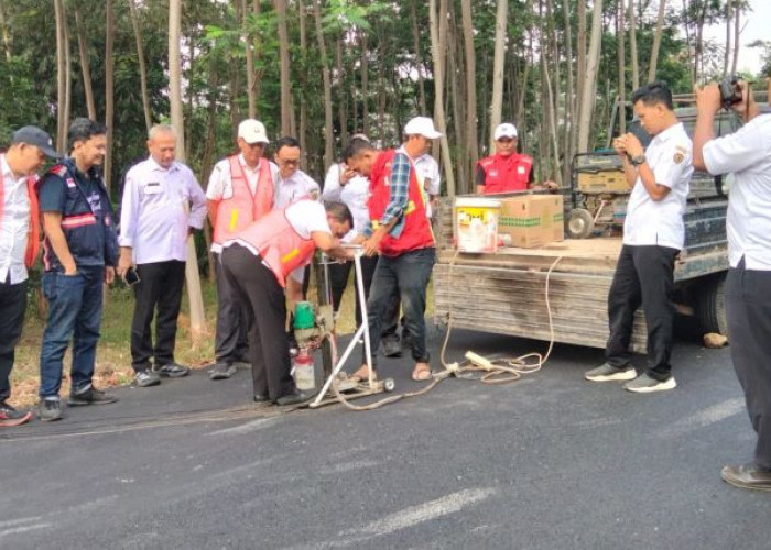 Jalan Doro–Kroyakan Baru Selesai, Plt Bupati Pekalongan Bongkar Hasil Core Drill: Tebal di Atas Standar?