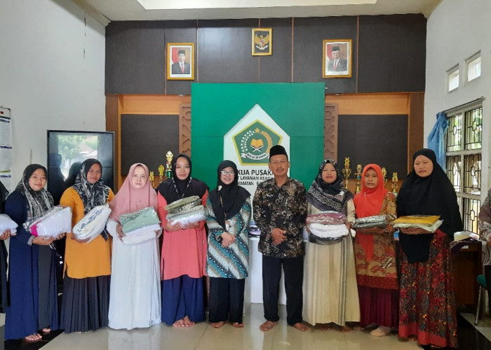 Bentuk Relawan Cuci dan Sucikan Mukena, Penyuluh Agama Kabupaten Batang keliling bersihkan Mukena Saat Ramadan