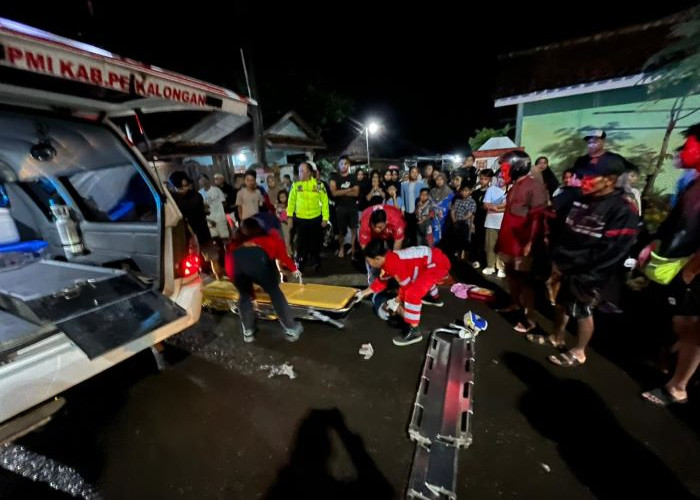 Motor Adu Banteng di Gejlik, 2 Korban Laka Lantas Dilarikan ke RSUD Kajen