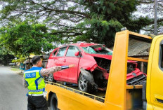Diduga Sopir Mengantuk, Mobil Pendeta asal Malang Terbalik di Jalur Pantura Wiradesa Pekalongan