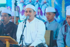 Merajut Cinta Rasul, Habib Alwi Menggemakan Shalawat di Bawah Atap GOR Smanggi