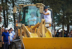 Lewat Aksi Bersih Sampah, Ahmad Luthfi Bersama Ribuan Orang Canangkan Gerakan Jawa Tengah ASRI