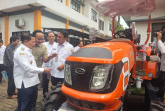 Genjot Swasembada Pangan, Pemkab Pekalongan Perkuat Petani Lewat Bantuan Alsintan