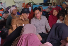 Gubernur Jateng Kembali Kunjungi Pengungsi Korban Tanah Gerak Tegal, Kali Ini Bersama Wapres Gibran