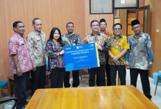 Wujud Kepedulian, Pemkot Pekalongan dan Taspen Salurkan Bantuan Sembako bagi ASN Golongan I dan II