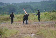 Tim Jibom Polda Jateng Musnahkan Puluhan Kilogram Bubuk Mercon di Batang