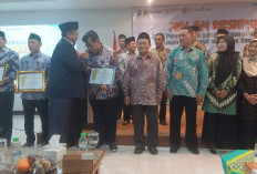 Tokoh Penggerak Koperasi Senior, Zainul Hakim Raih Penghargaan Harkop Jateng Berkat Dedikasi 31 Tahun