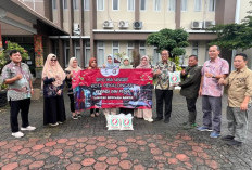 Apresiasi Garda Terdepan Penanganan Banjir, IKA UNDIP DPC Kota Pekalongan Salurkan Bantuan untuk Petugas Pompa