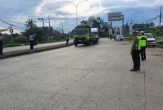 Tekan Fatalitas Kecelakaan, Satlantas Batang Gencarkan Imbauan Truk Sumbu 3 Masuk Tol Kandeman dan Pemalang 