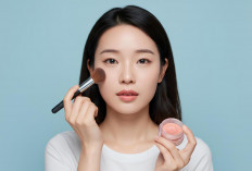 5 Bedak yang Cocok untuk Kulit Kusam dan Berminyak di Usia 40 Tahunan