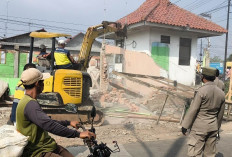 Puluhan Kios Pedagang di Jalan Pattimura Batang Dibongkar Rata oleh Tim Gabungan 