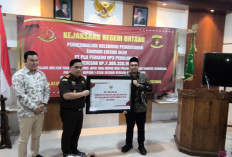 PLN Kembalikan Rp 7,3 Miliar Kelebihan Bayar Listrik PJU ke Pemkab Batang