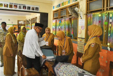 Pemkab Batang Gratiskan Seragam Sekolah untuk Siswa Baru SD dan SMP Negeri maupun Swasta 