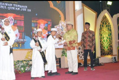 Wisuda Qur’an SDIT Ulul Albab Pekalongan: Ratusan Siswa Persembahkan Mahkota untuk Orang Tua