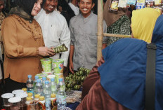 Cek Kesiapan Lopis Raksasa Krapyak, Balgis Diab Pastikan Tradisi Syawalan Kota Pekalongan Berjalan Lancar
