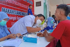 Warga Membludak! Pengobatan Gratis di Kantor PDIP Kabupaten Pekalongan Banjir Peminat