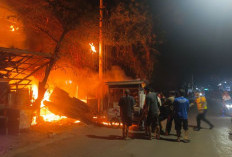 Warung di Sragi Terbakar, Diduga Akibat Korsleting Listrik