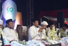 Tausiah di Batang Bersholawat, KH Anwar Zahid Sebut Pemimpin yang Tidak Amanah Dosanya Besar