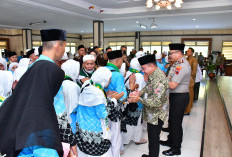 Plt Bupati Pekalongan Sambut Kepulangan Jamaah Haji, Ajak Tebarkan Nilai Kebaikan di Tengah Masyarakat