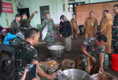 Pastikan Gizi Pengungsi Aman, Wakil Wali Kota Pekalongan Balgis Diab Tinjau Dapur Umum Kodim 0710