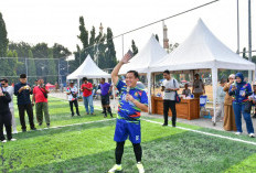 Plt Bupati Pekalongan Sukirman Resmikan Lapangan Mini Soccer di Alun-alun Kajen