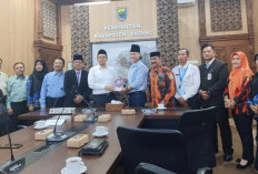 Pemuda Pancasila Jateng Salurkan 16.000 Mushaf Al-Qur'an untuk Warga Batang, Bupati: Telah Ditashih Kemenag