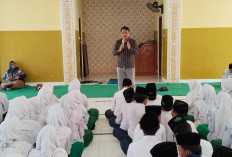 KPU Kabupaten Pekalongan Edukasi Pelajar MTs YMI Wonopringgo Lewat Program “KPU Mengajar”