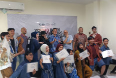 Sebulan Belajar, Designer Gen Z Pekalongan Buktikan Batik Tulis Bisa Kembali Dekat dengan Anak Muda