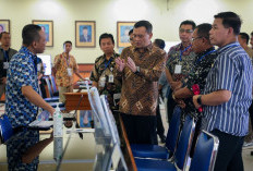Gubernur Jateng Tinjau Langsung SPMB 2026, Sejumlah Kendala Aplikasi Diatasi Petugas