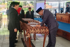 Bupati Batang Lantik Pejabat Baru, Pesan Tegas: Tak Perlu Puisi dan 