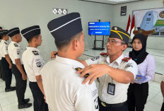 Pegawai Lapas Pekalongan Terima Kenaikan Pangkat, Kalapas Berpesan Tingkatkan Kinerja dan Profesionalitas