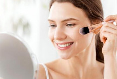 4 Bedak Lokal untuk Usia 40 Tahun Keatas yang Tahan Lama dan Samarkan Flek Hitam