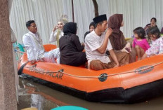 Pernikahan Vivi–Syaefudin Digelar di Kepungan Banjir di Tirto, Tamu Datang Pakai Celana Pendek