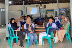 Mahasiswa KKN Universitas Pekalongan Dorong Digitalisasi Bank Sampah Gejlig Apik di Desa Gejlig