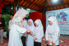 Berbagi Kebahagiaan, Inggit Soraya Beri Motivasi dan Santunan di Acara Buka Puasa Ceria Yatim Mandiri