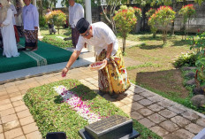 Napak Tilas Jejak Pengabdian, Wali Kota Pekalongan Ziarah ke Makam Pemimpin Terdahulu: Jaga Marwah Pembangunan