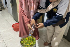  Atasi Darurat Sampah, Mahasiswa KKN UNIKAL Sulap Galon Bekas Jadi Komposter di Banyurip