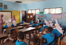 Cegah Gangguan Konsentrasi Belajar, Ratusan Siswa SD di Batang Diberi Obat Cacing