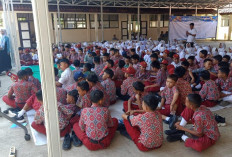 SMPN 2 Sragi Tanamkan Etika Bermedsos Lewat MPLS