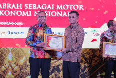 Gubernur Ahmad Luthfi Dinobatkan Sebagai Tokoh Penggerak UMKM dan Ekonomi Kreatif