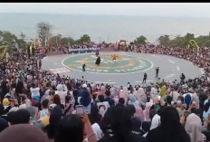 10 Ribu Orang Padati Amphitheater KEK Industropolis Batang, Pertunjukan Tari Digelar Berlatar Laut Jawa