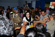 Bupati Pekalongan Fadia Arafiq Pastikan Pengungsi Banjir di Gedung Kopindo Terlayani Optimal