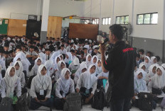 Lewat MPLS, Ahass Cendana Wiradesa Bekali Siswa SMK Disiplin 5R dan Literasi Teknologi