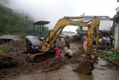DPUPR Batang Kerahkan Alat Berat Bersihkan Dua Titik Longsor yang Putuskan Akses Jalan dan Pendidikan