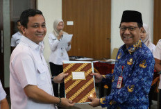   Apresiasi Pengabdian Puluhan Tahun, Wali Kota Aaf Serahkan SK Pensiun dan THT bagi 21 ASN!